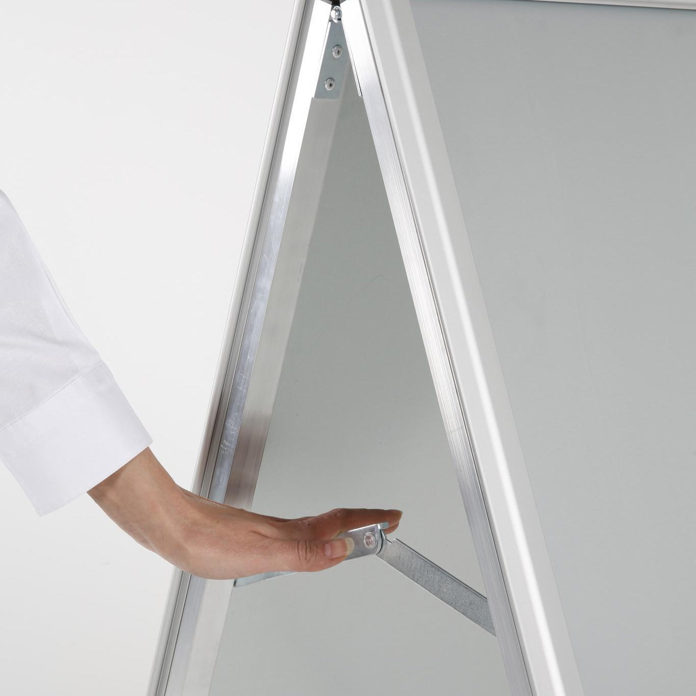 A Board Sign (Silver / Black)