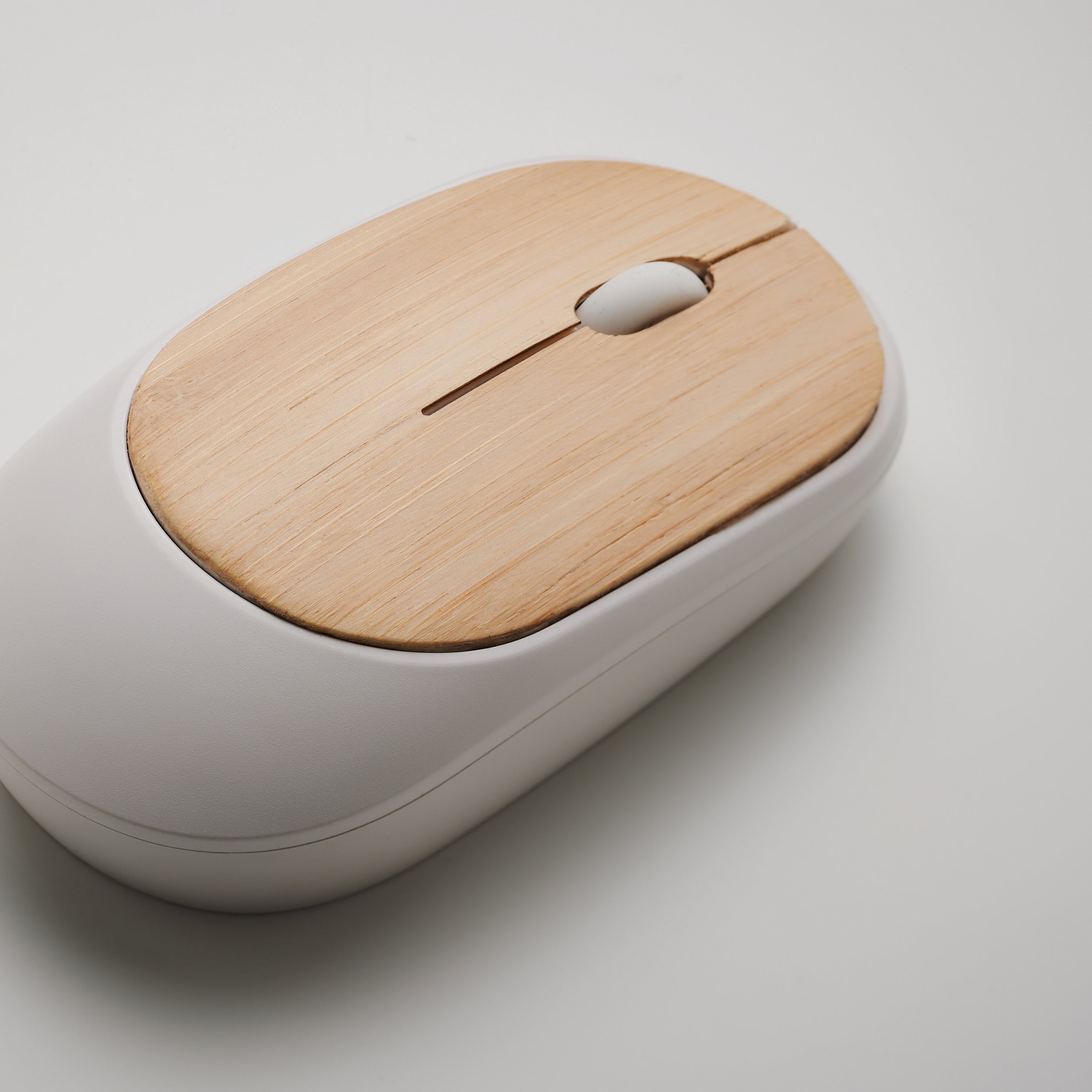 Curvy Bam Wireless Mouse in Bamboo