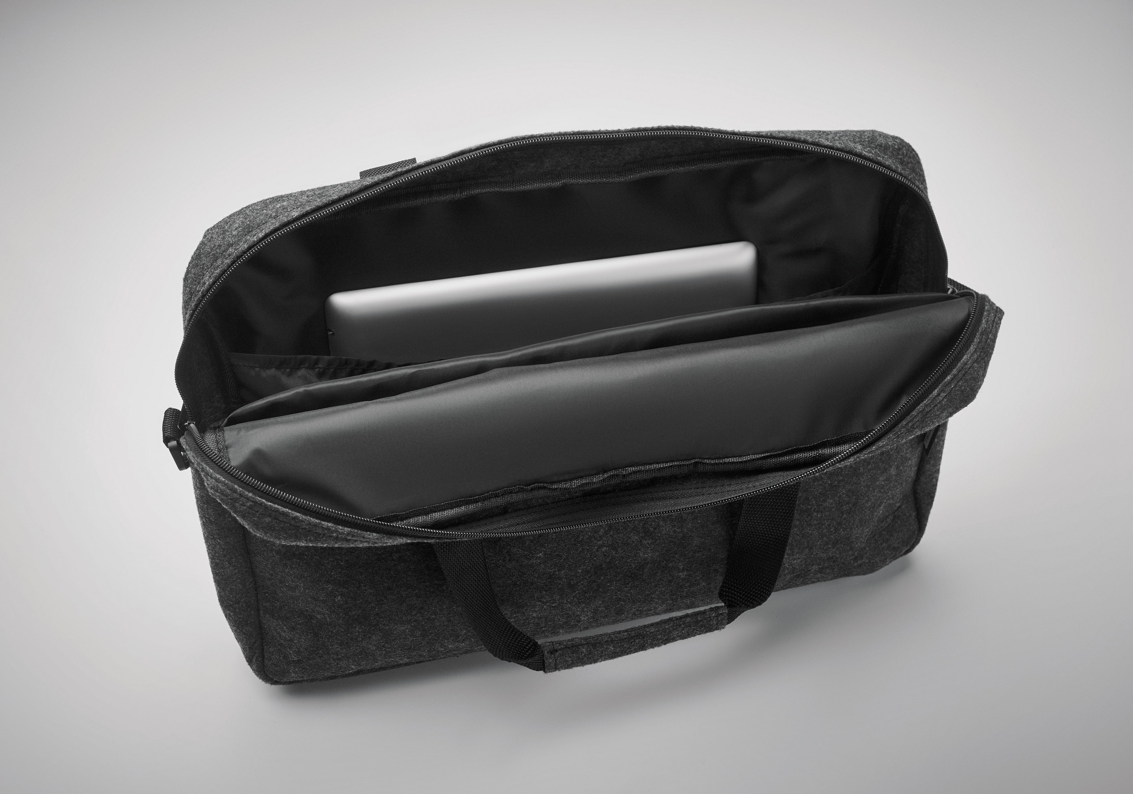 PLANA 15 Inch RPET Felt Laptop Bag