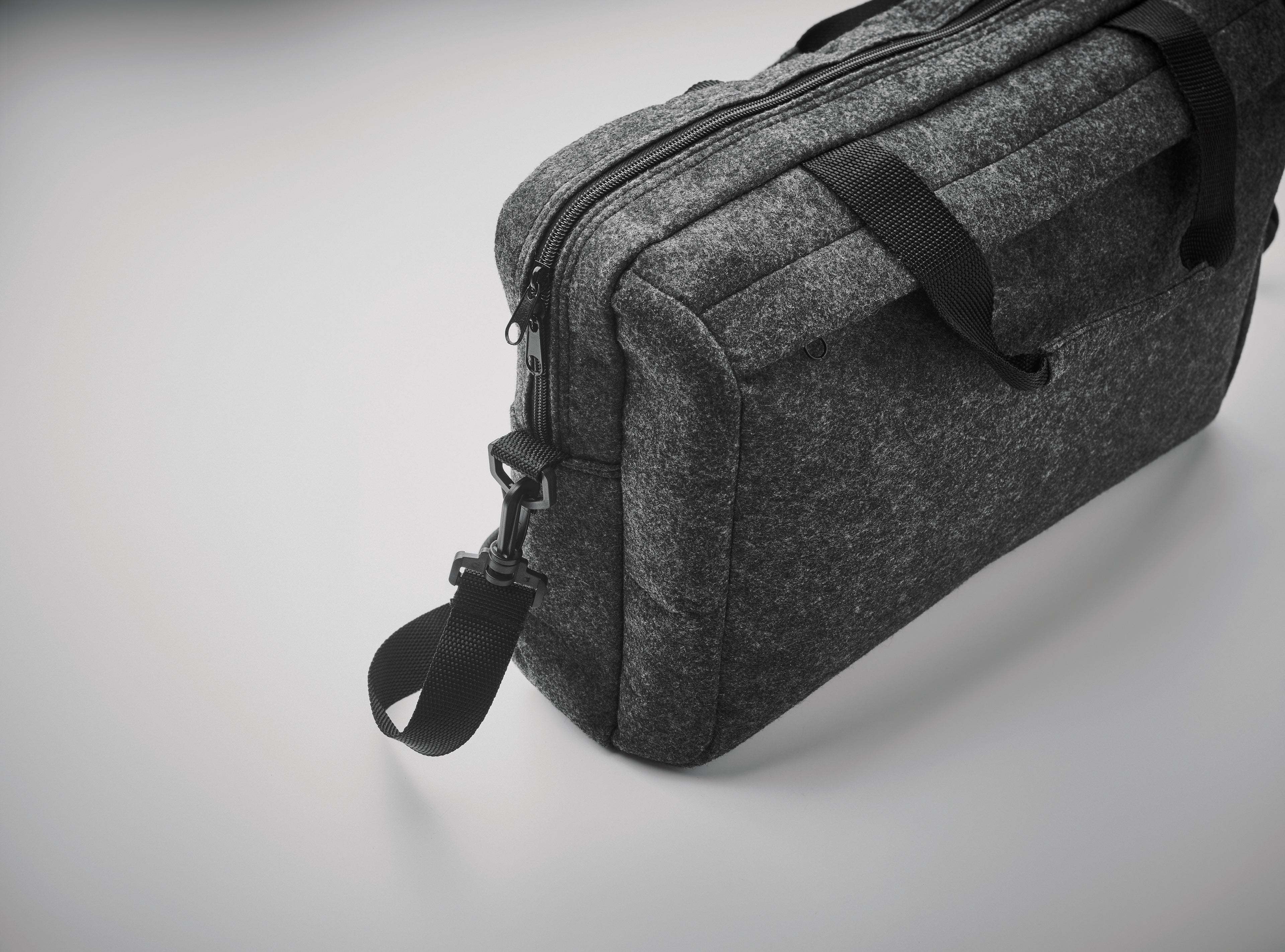 PLANA 15 Inch RPET Felt Laptop Bag