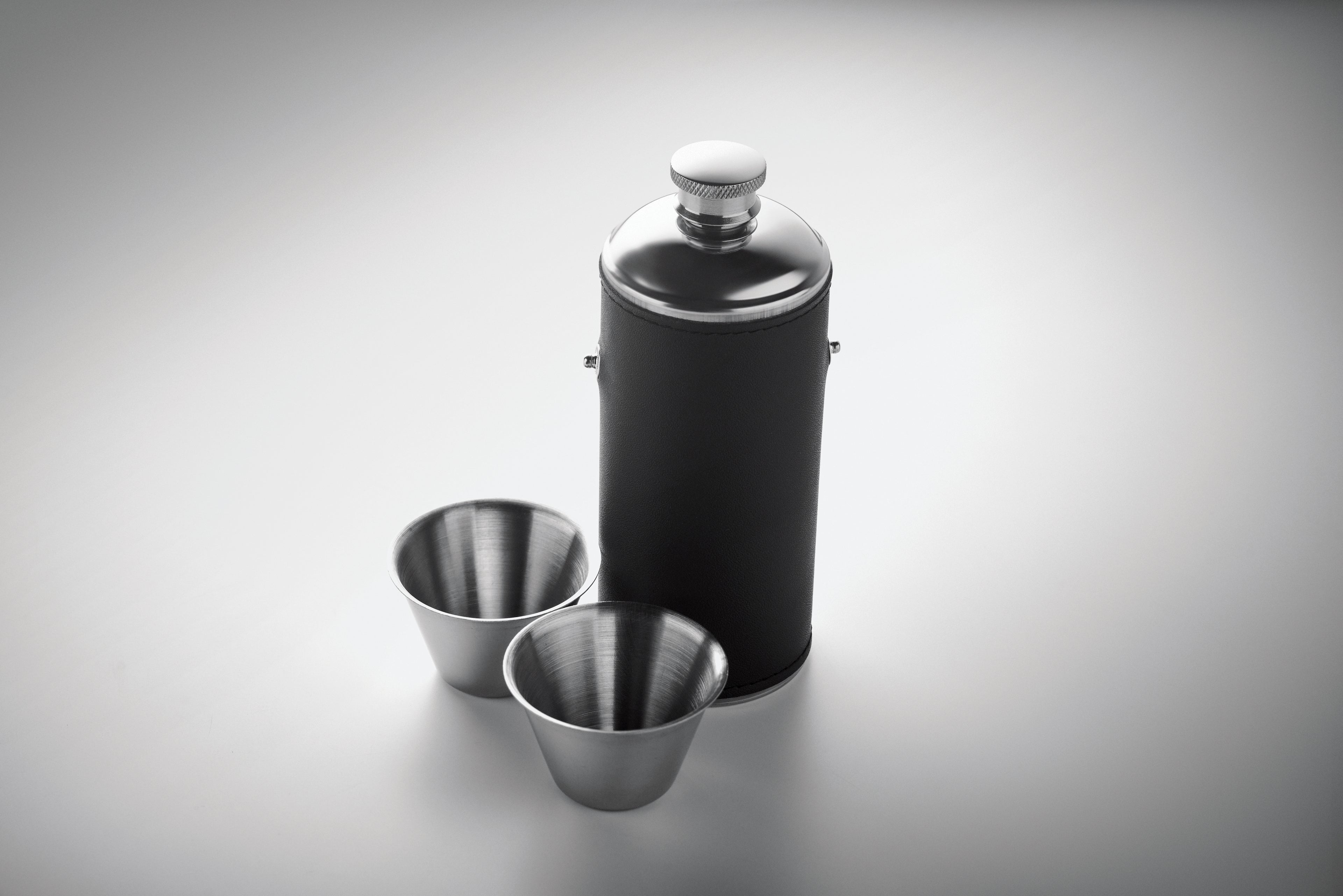 COCOON Stainless Steel Hip Flask with Shot Cups