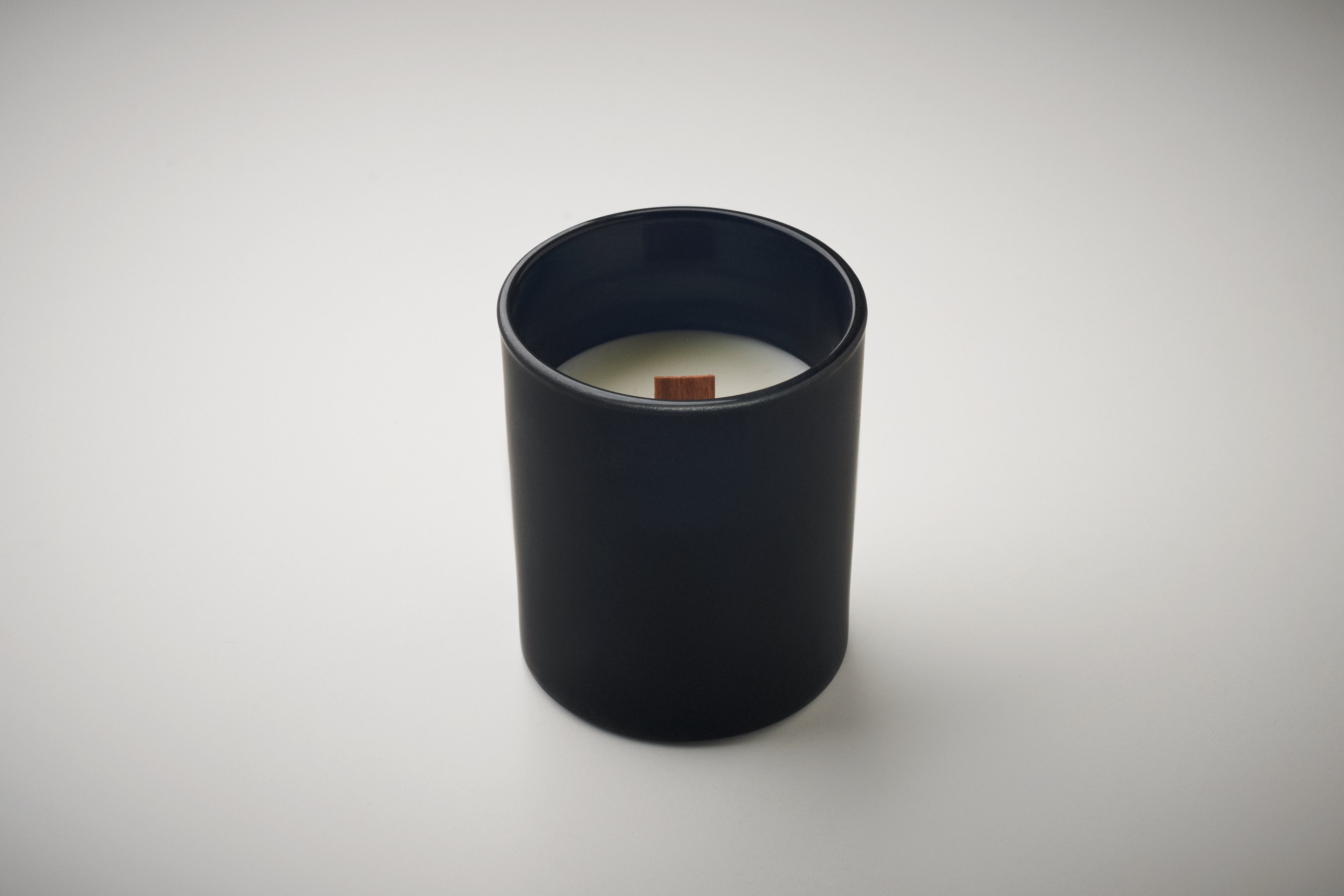 Kivas Wood Vanilla Candle with Wooden Wick