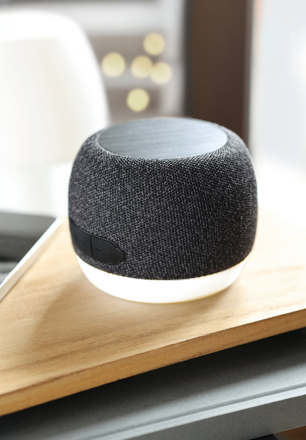 LISTOO+ 15W Wireless Charger Speaker with Mood Light