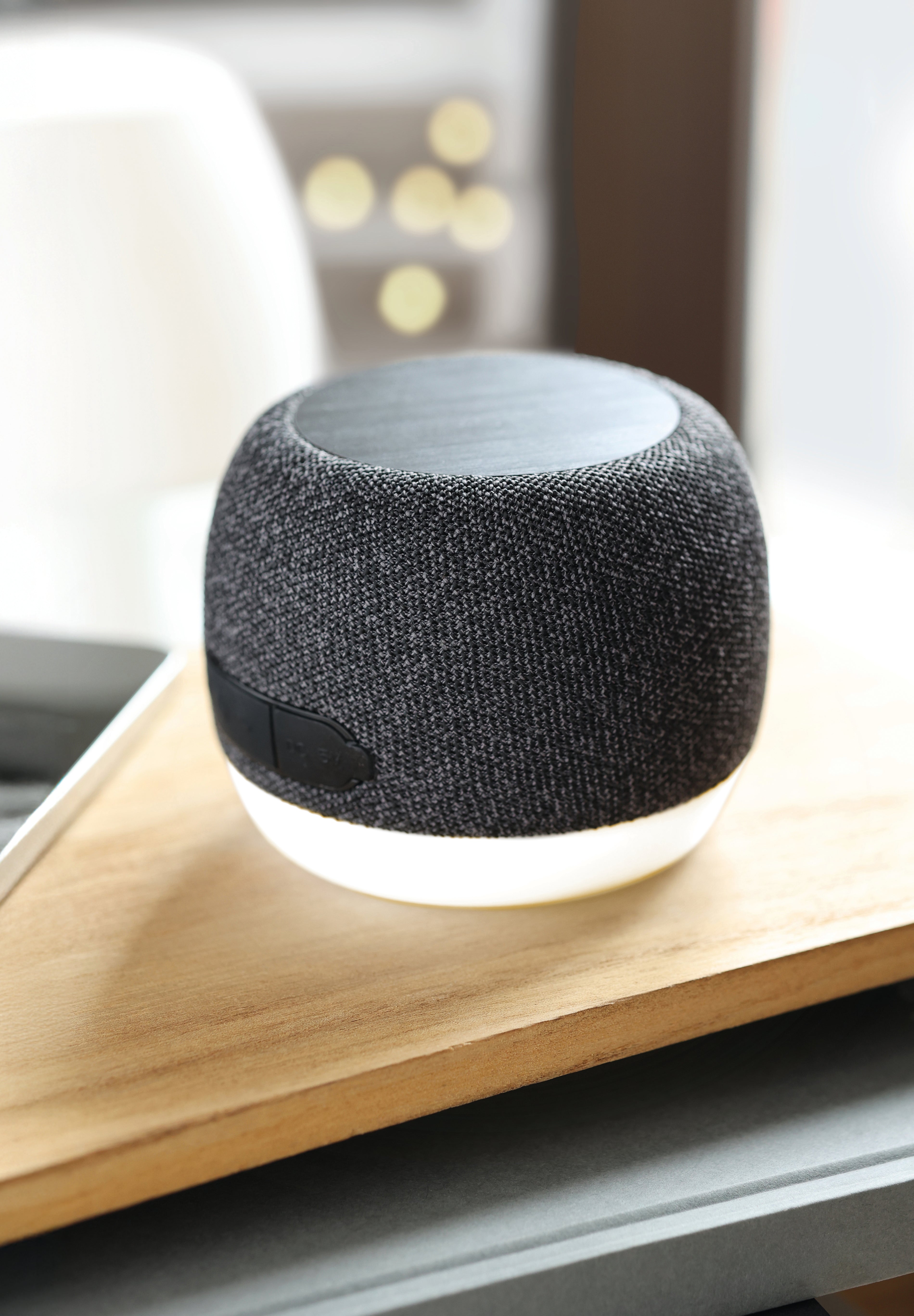 LISTOO+ 15W Wireless Charger Speaker with Mood Light